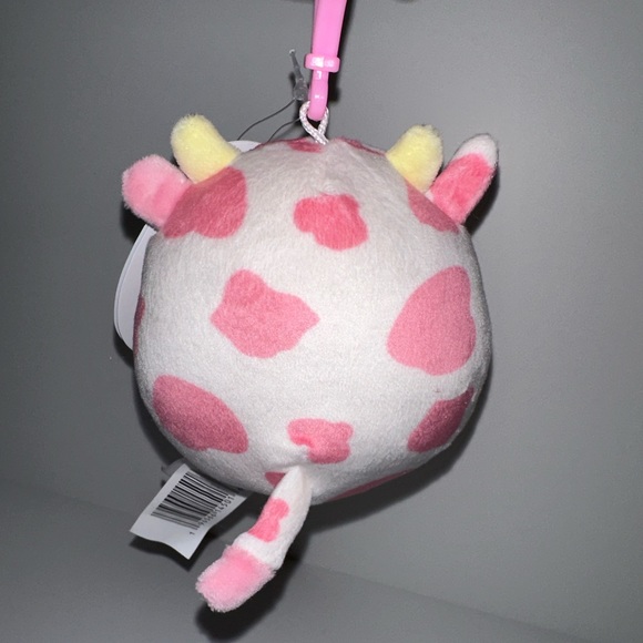 New Evangelica the Cow Valentine's Day 2023 Squishmallow Clip! - Picture 3 of 5